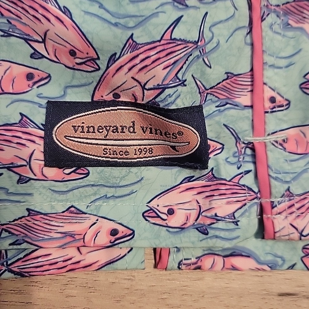 Vineyard Vines Swim Trunks Mens XL Blue Pink Crappy Fish AOP Beach Poolside - Picture 6 of 10